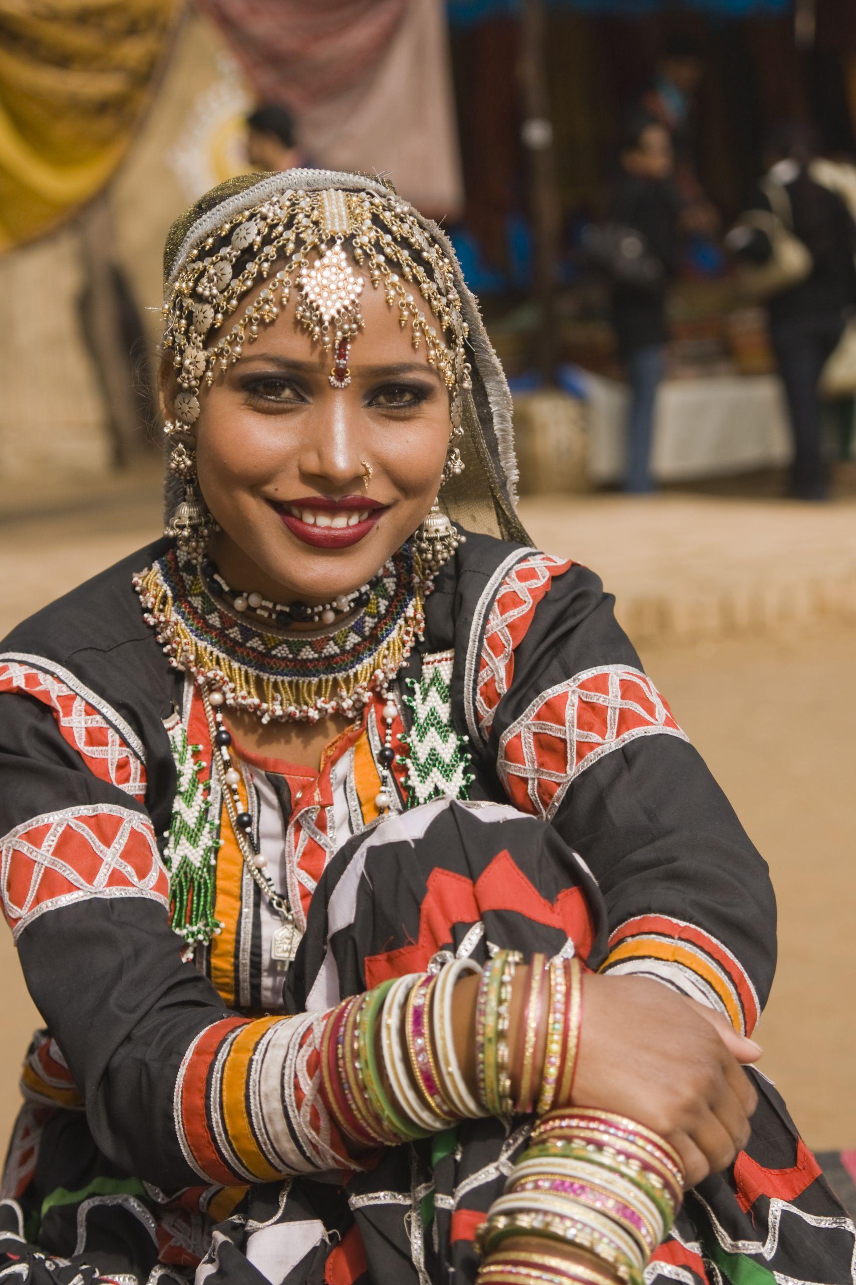 Femme du Rajasthan, INDE (Circuit Sur les terres des Maharadjahs)